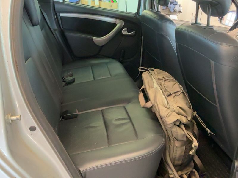 Dacia Duster 1.6 Prestige 4x4 — zdjęcie 14