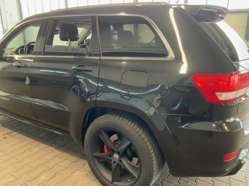 Jeep Grand Cherokee 6.4 V8 HEMI SRT — zdjęcie 3