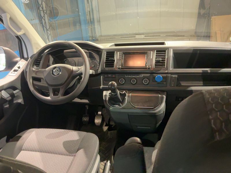 Volkswagen T6 Multivan 2.0 TDI Trendline — zdjęcie 12
