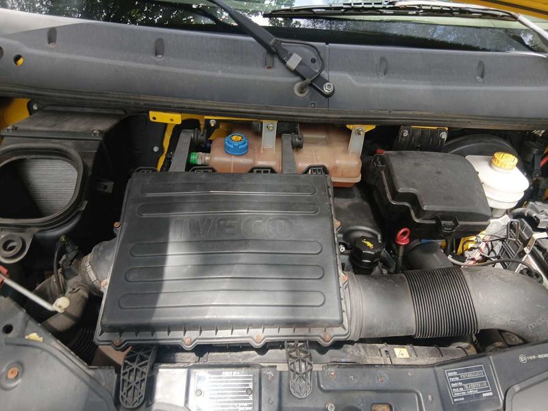 Iveco Daily 3.0 CNG Doppelkabine 35 C Radstand 4100 — zdjęcie 8