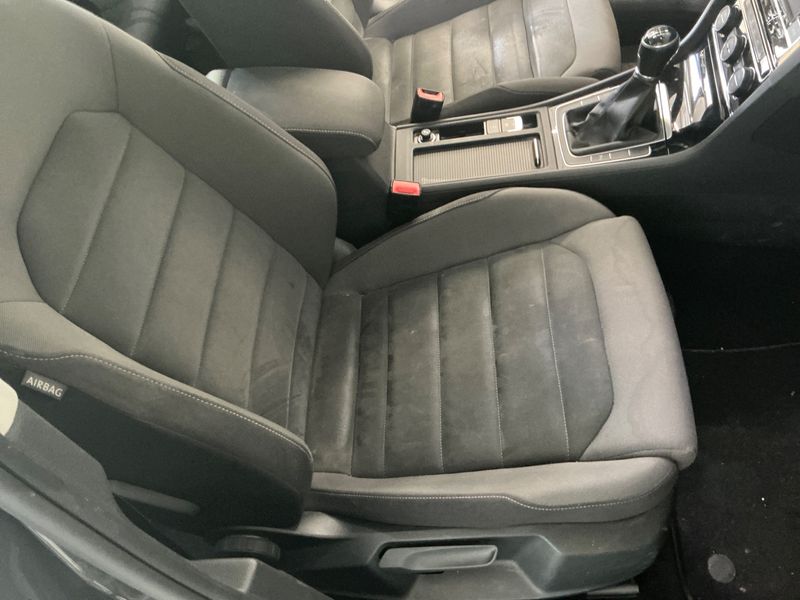 Volkswagen Golf VII 2.0 TDI Highline BlueMotion Tech 2017 – снимка 28