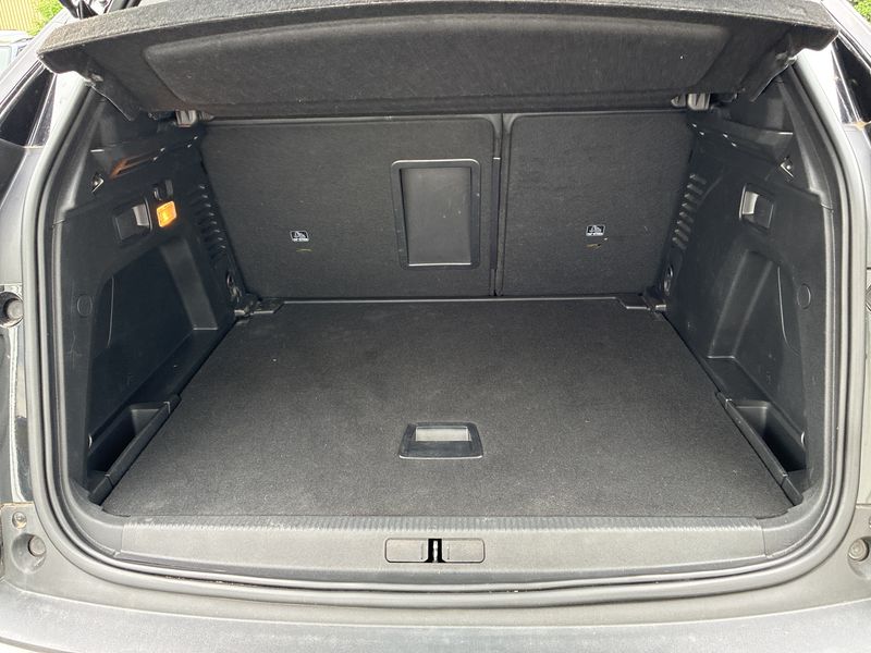 Peugeot 3008 1.2 PureTech Allure 2023 – снимка 9