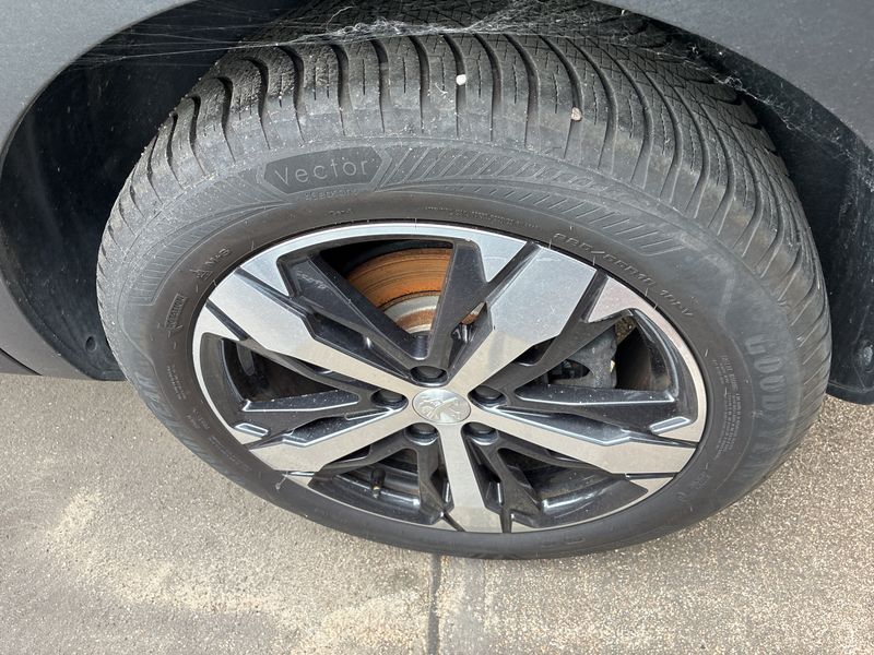 Peugeot 3008 1.2 PureTech Allure 2023 – снимка 22