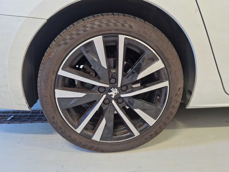 Peugeot 508 1.6 Hybrid 225 GT — zdjęcie 16