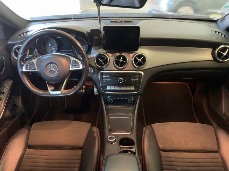 Mercedes-Benz GLA-Klasse GLA 200 d Fascination — zdjęcie 12