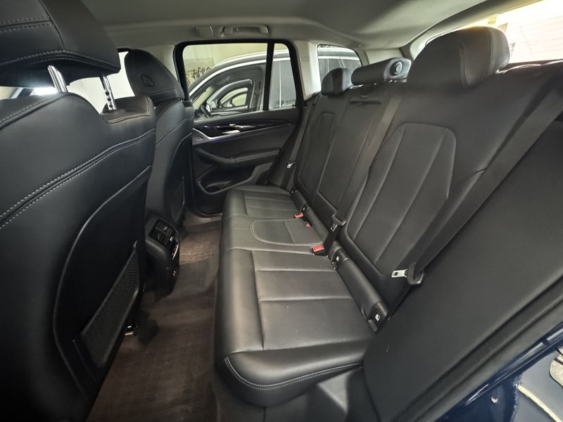 BMW X3 xDrive 20d Mild-Hybrid — zdjęcie 14