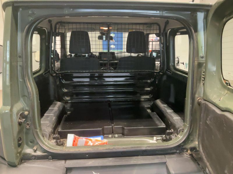 Suzuki Jimny 1.5 Comfort Allgrip NFZ — zdjęcie 10