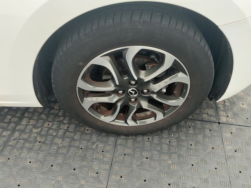 Mazda 2 1.5 Diesel Sports-Line 2015 – снимка 11