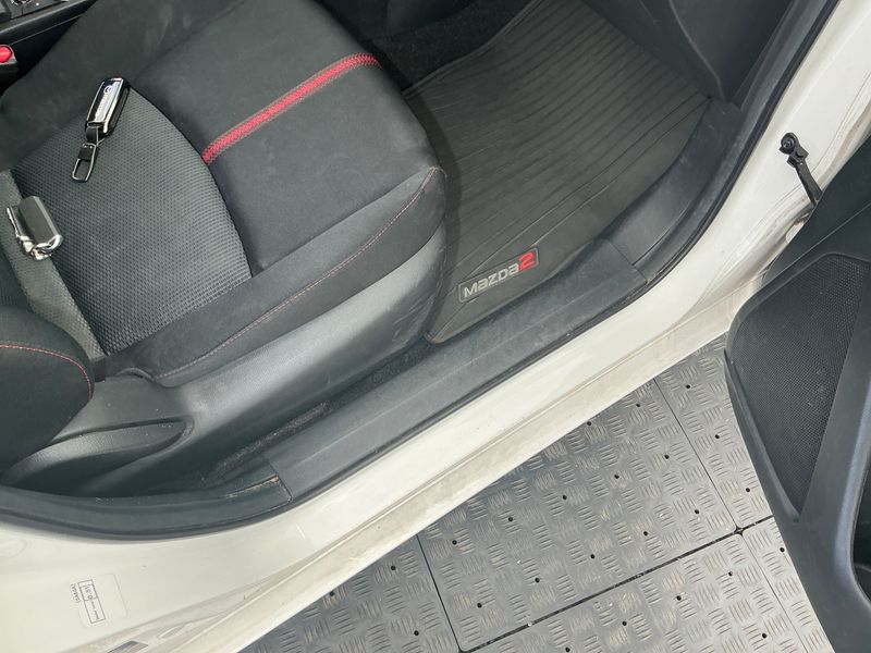 Mazda 2 1.5 Diesel Sports-Line 2015 – снимка 27