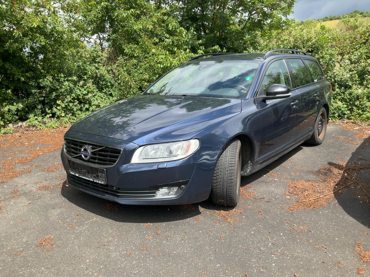 Volvo V70 2015 — photo 1