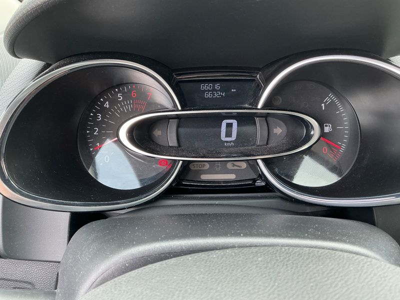 Renault Clio 0.9 TCe Limited — zdjęcie 13