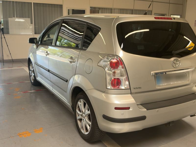 Toyota Corolla Verso 2.2 D-4D Les bleus — zdjęcie 3