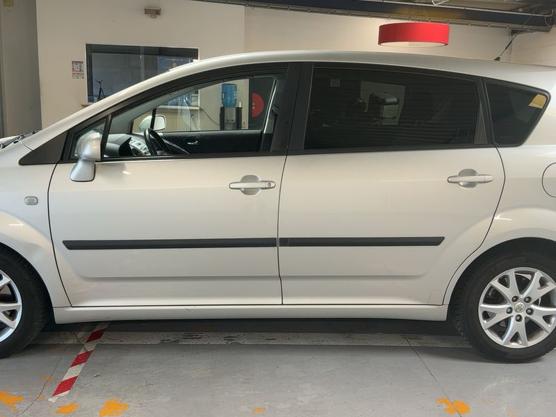 Toyota Corolla Verso 2.2 D-4D Les bleus — zdjęcie 4
