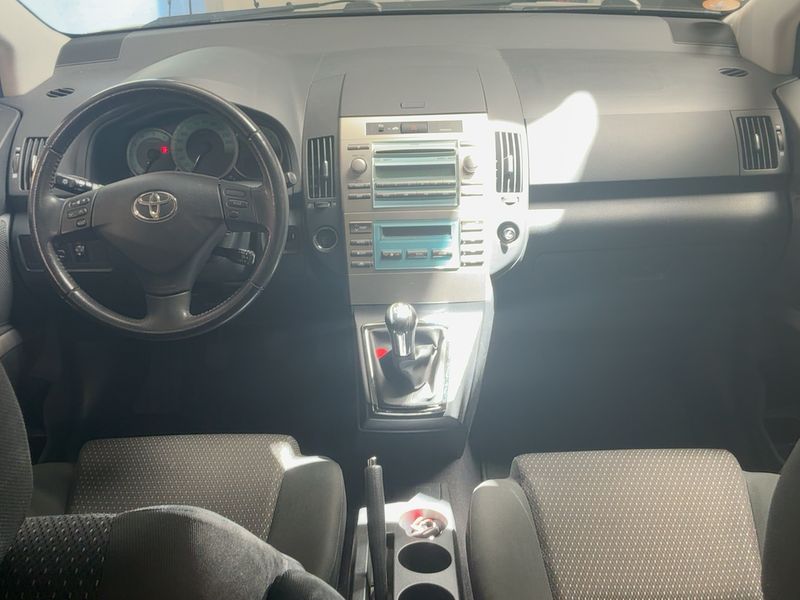 Toyota Corolla Verso 2.2 D-4D Les bleus — zdjęcie 12