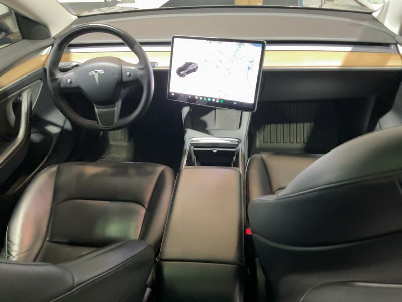 Tesla Model 3 Standard Range Plus RWD — zdjęcie 12