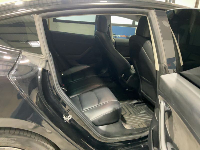 Tesla Model 3 Standard Range Plus RWD — zdjęcie 14