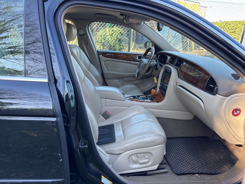 Jaguar XJ 3.0 V6 Executive — zdjęcie 10
