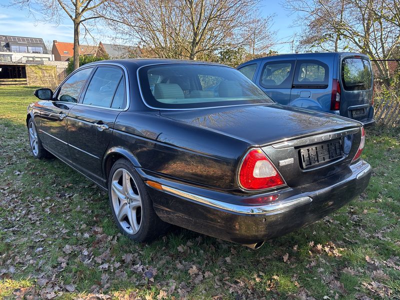 Jaguar XJ 3.0 V6 Executive — zdjęcie 3