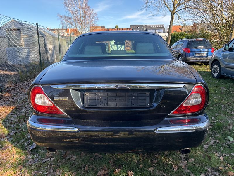 Jaguar XJ 3.0 V6 Executive — zdjęcie 4