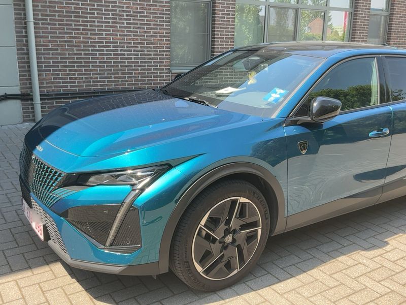 Peugeot 408 1.6 Hybrid GT — zdjęcie 2