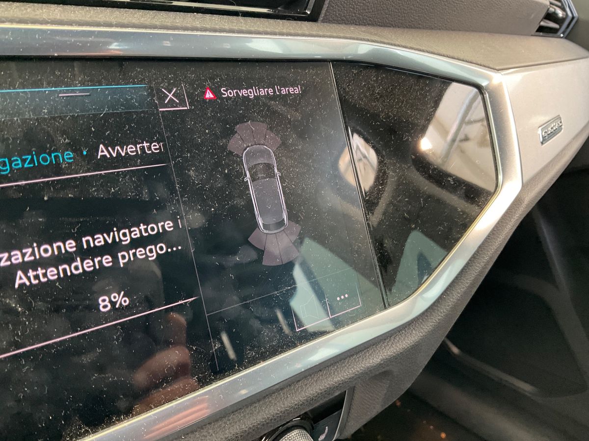 Audi Q3 2020 — photo 28
