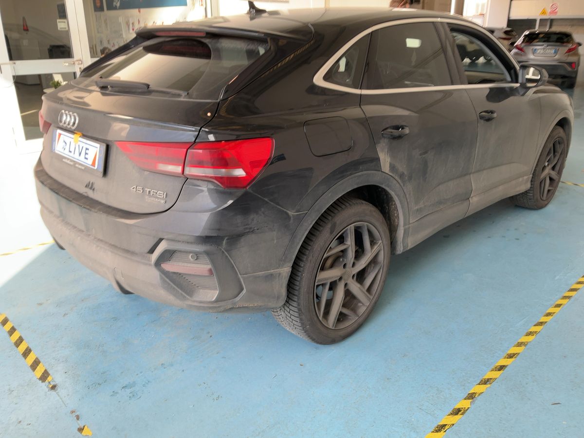 Audi Q3 2020 — photo 9