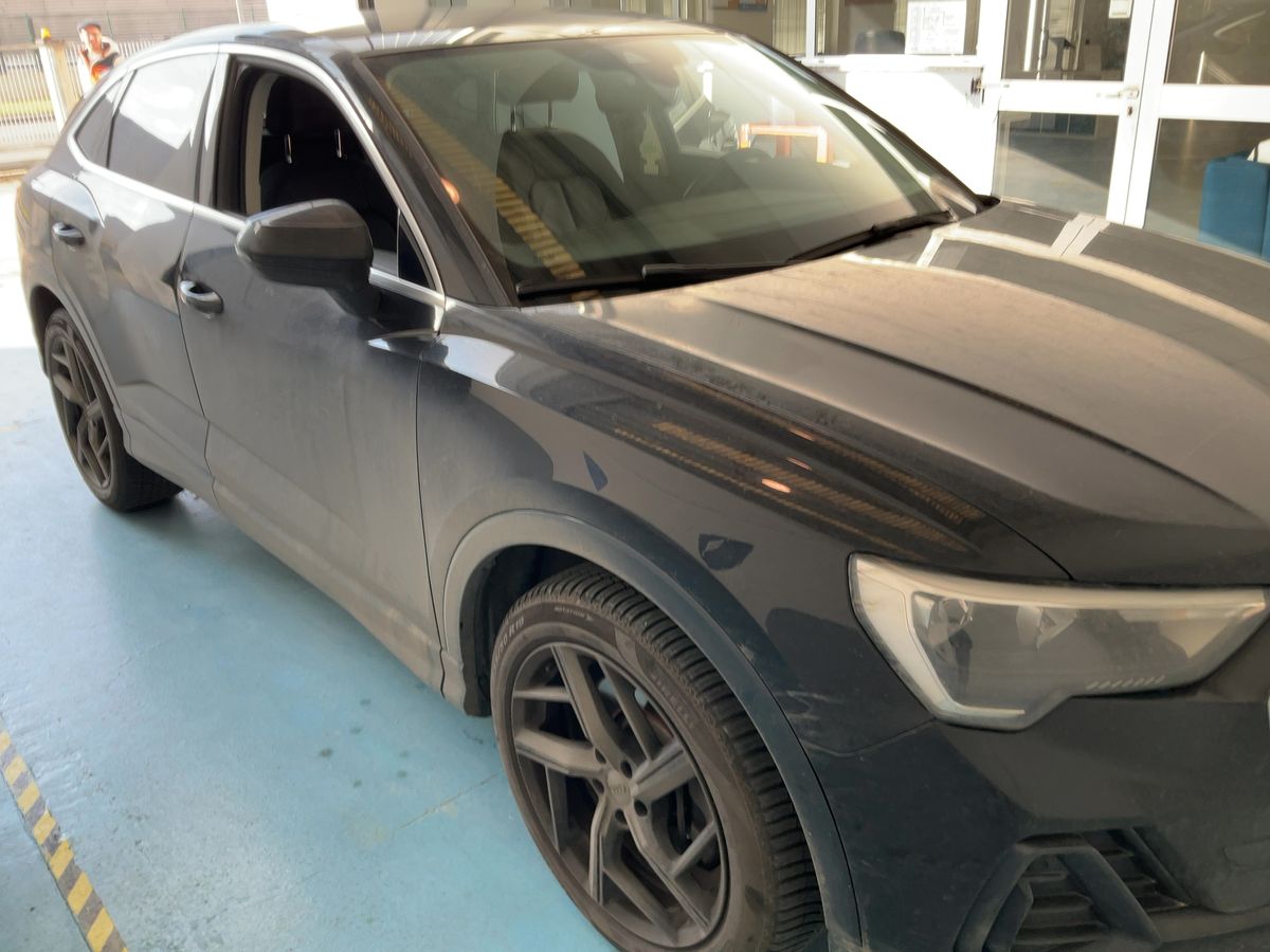 Audi Q3 2020 — photo 13
