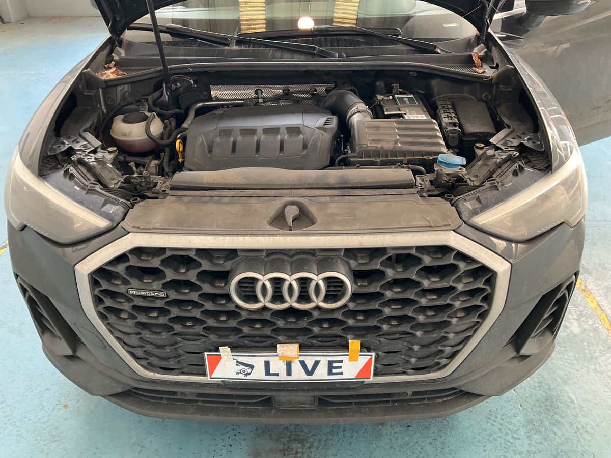 Audi Q3 2020 — photo 32