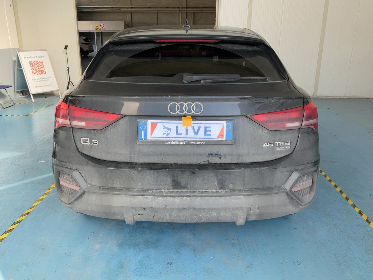 Audi Q3 2020 — photo 8