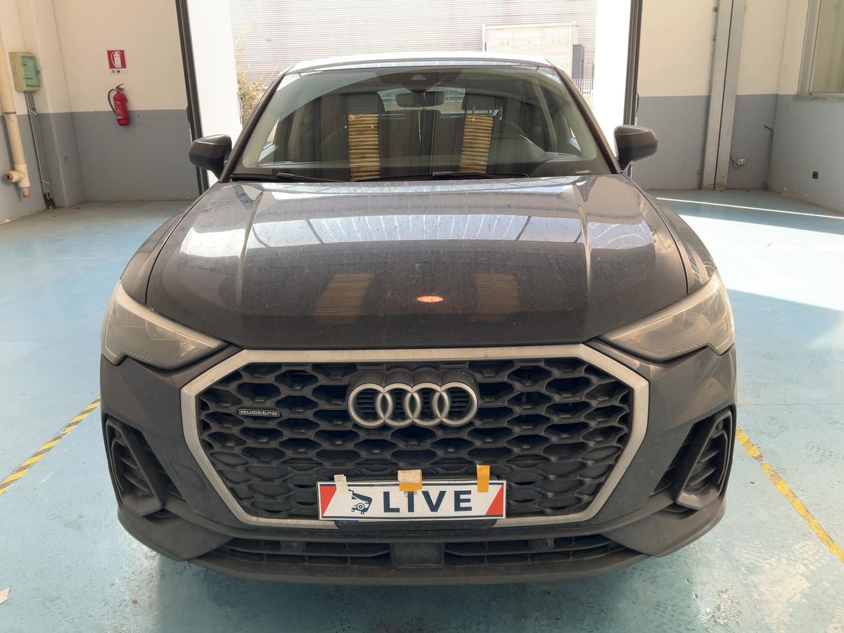 Audi Q3 2020 — photo 15