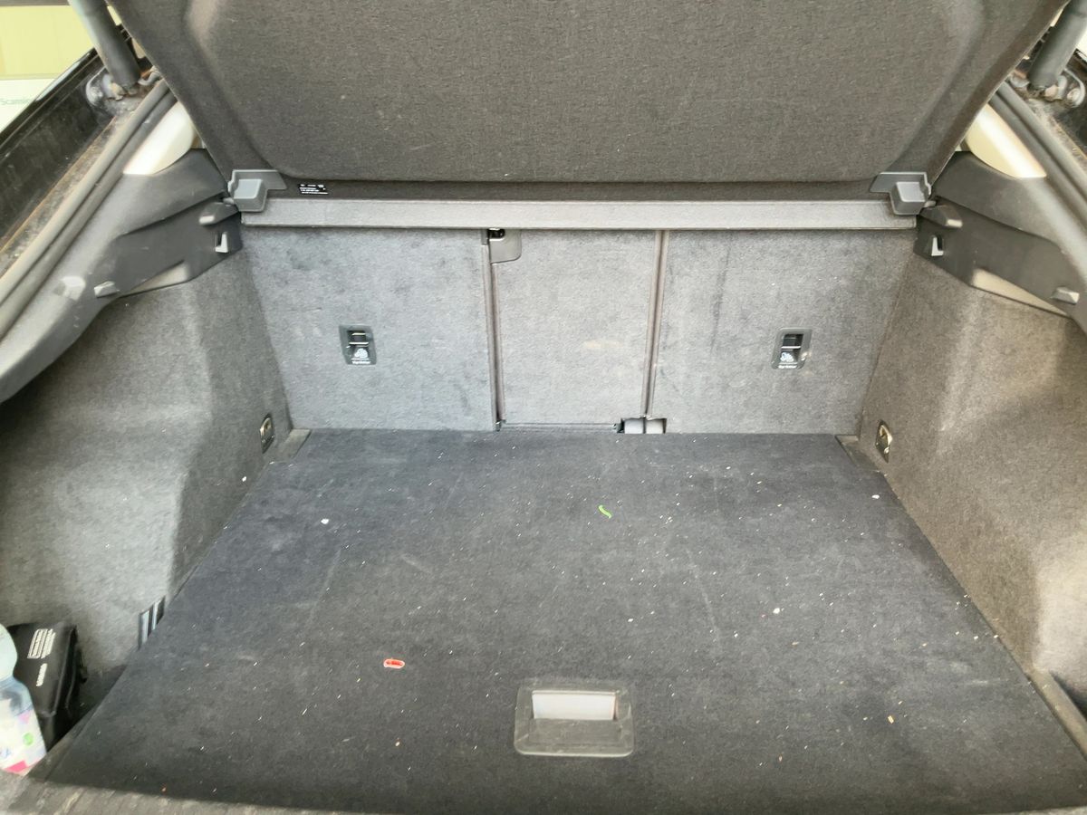 Audi Q3 2020 — photo 16