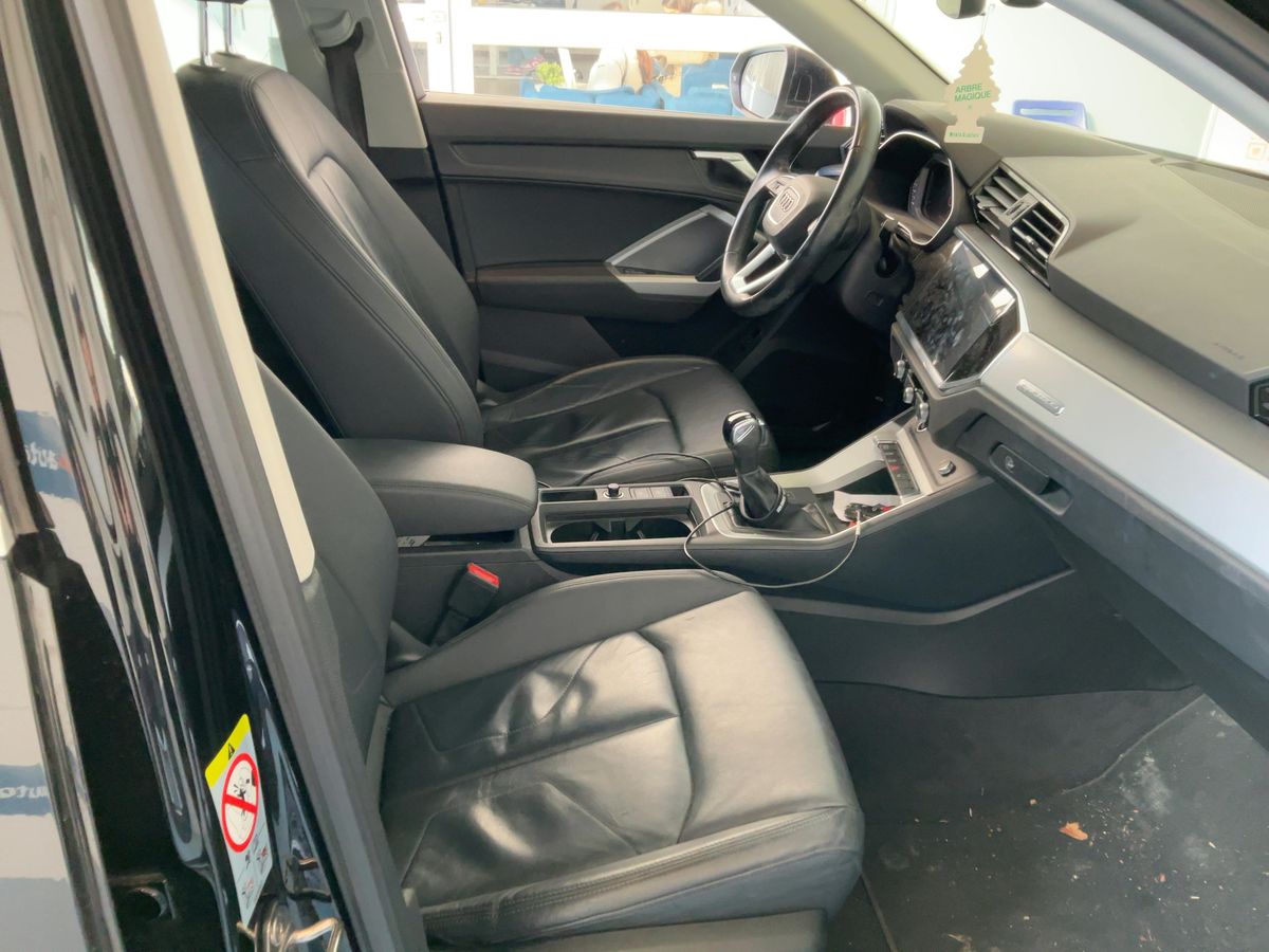 Audi Q3 2020 — photo 17