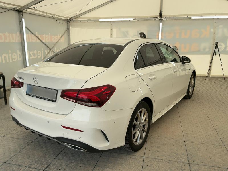 Mercedes-Benz A-Klasse Limousine A 250e AMG Line — zdjęcie 6
