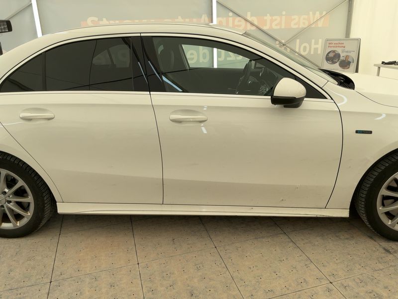 Mercedes-Benz A-Klasse Limousine A 250e AMG Line — zdjęcie 7