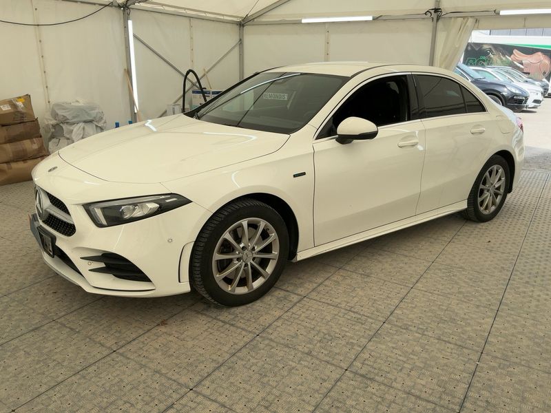 Mercedes-Benz A-Klasse Limousine A 250e AMG Line