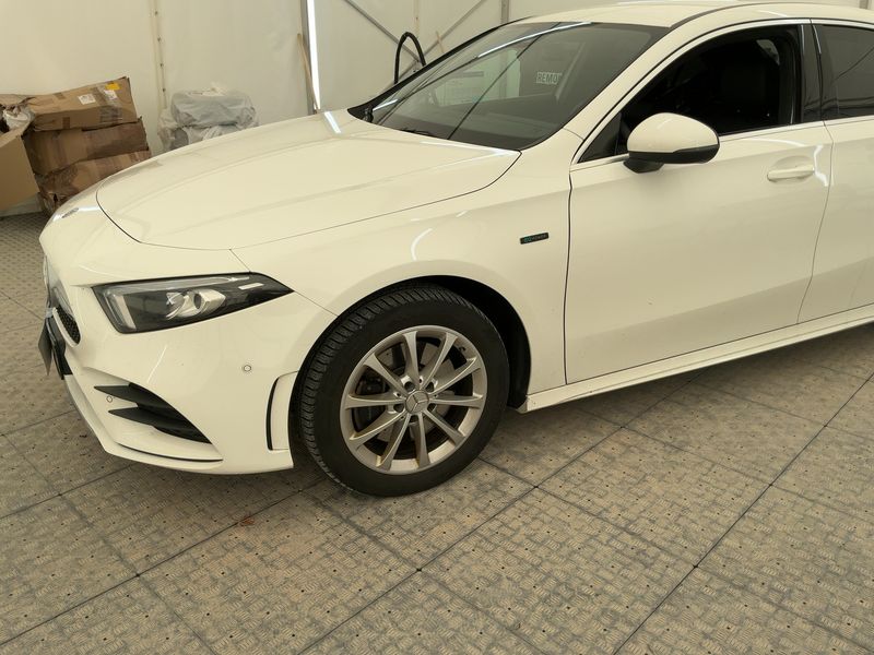 Mercedes-Benz A-Klasse Limousine A 250e AMG Line — zdjęcie 2