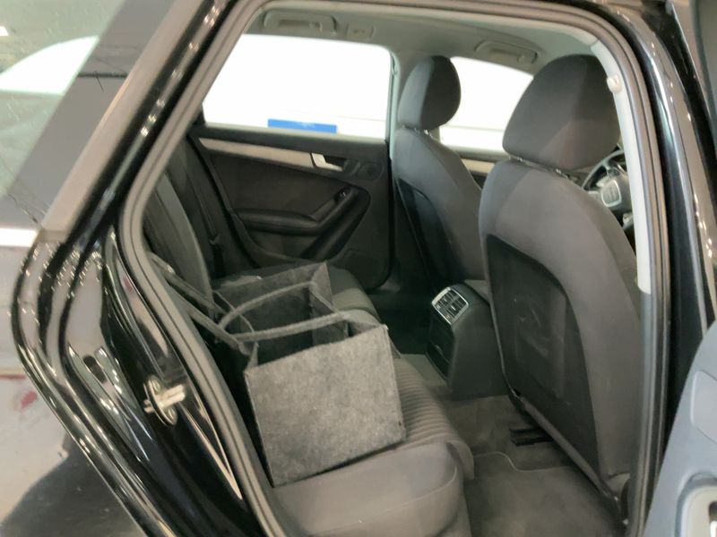 Audi A4 2.0 TDI Ambiente — zdjęcie 14