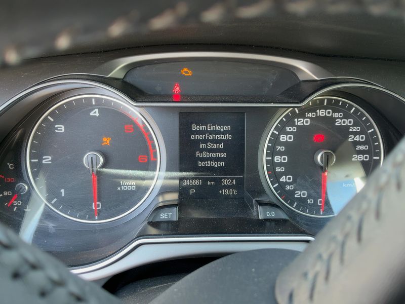 Audi A4 2.0 TDI Ambiente — zdjęcie 13