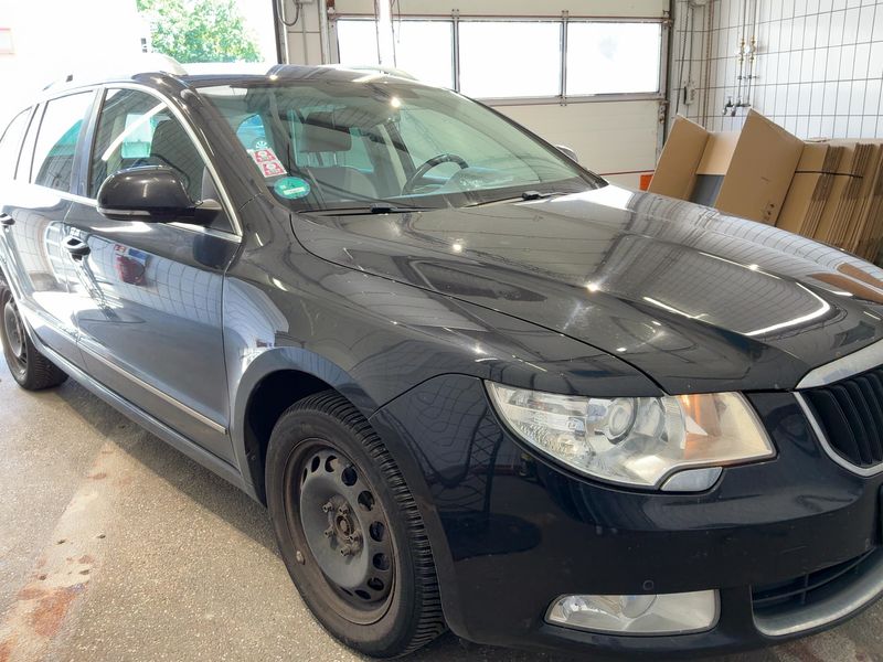 Skoda Superb 2.0 TDI Elegance — zdjęcie 8