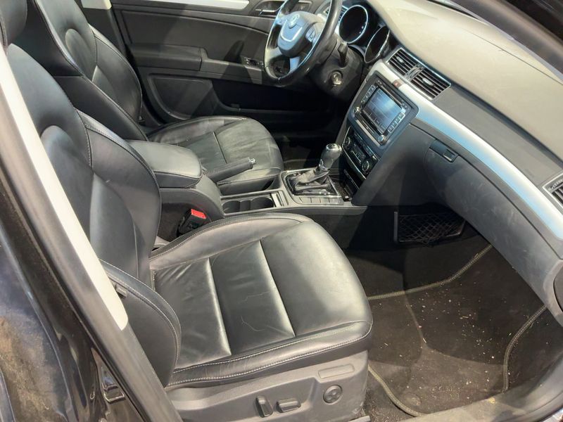 Skoda Superb 2.0 TDI Elegance — zdjęcie 11