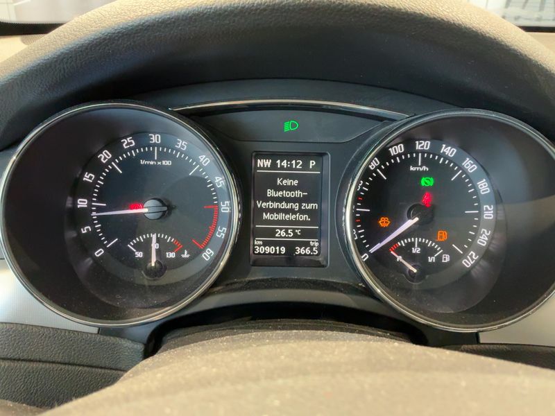 Skoda Superb 2.0 TDI Elegance — zdjęcie 13