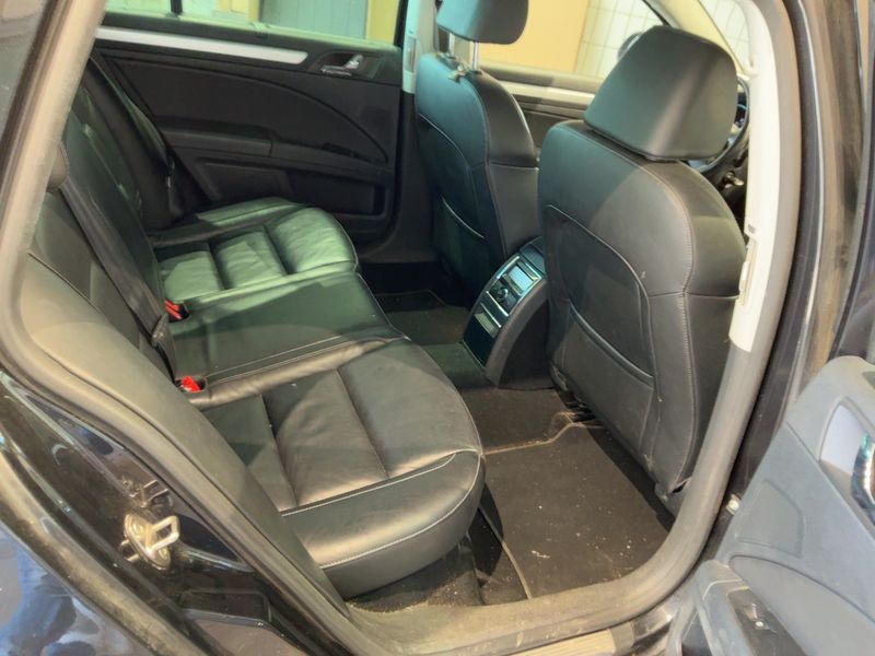 Skoda Superb 2.0 TDI Elegance — zdjęcie 14