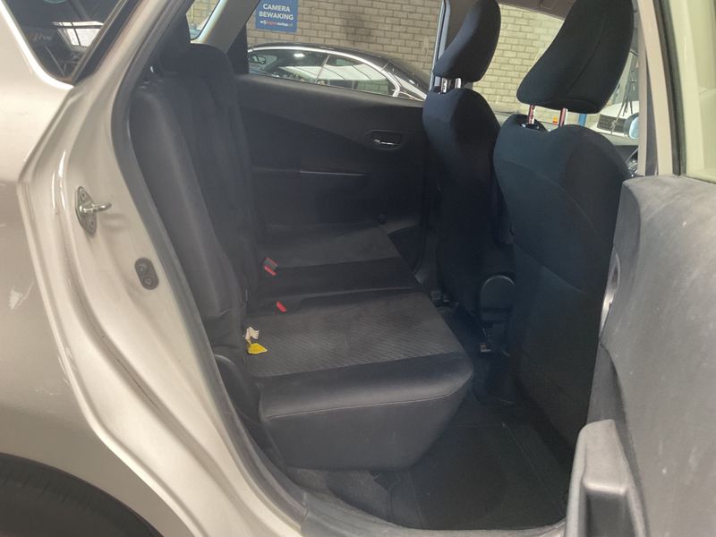 Toyota Verso-S 1.33 Dual VVT-i Active — zdjęcie 14