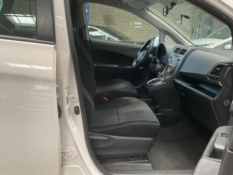 Toyota Verso-S 1.33 Dual VVT-i Active — zdjęcie 11