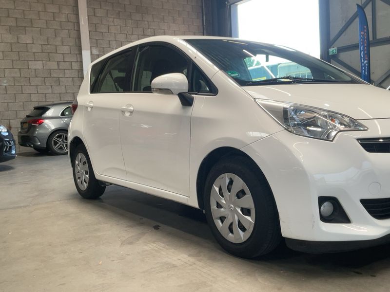 Toyota Verso-S 1.33 Dual VVT-i Active — zdjęcie 8