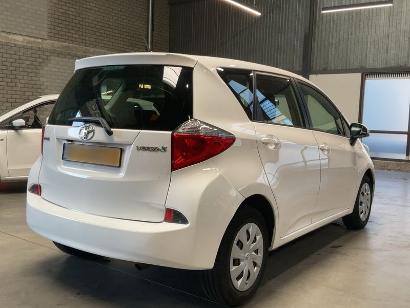 Toyota Verso-S 1.33 Dual VVT-i Active — zdjęcie 6