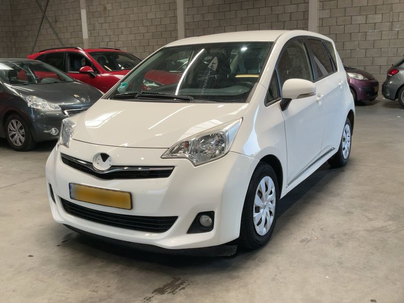 Toyota Verso-S 1.33 Dual VVT-i Active