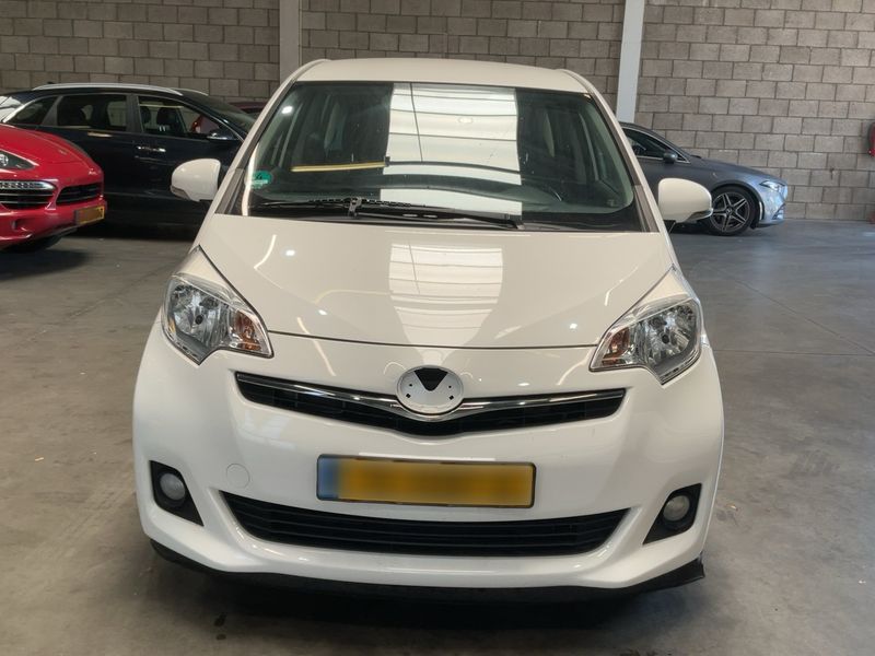 Toyota Verso-S 1.33 Dual VVT-i Active — zdjęcie 9
