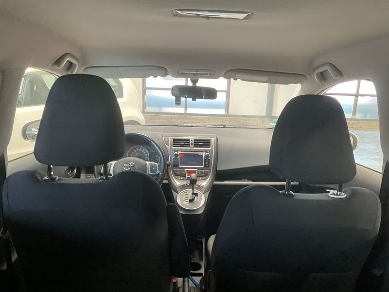 Toyota Verso-S 1.33 Dual VVT-i Active — zdjęcie 12