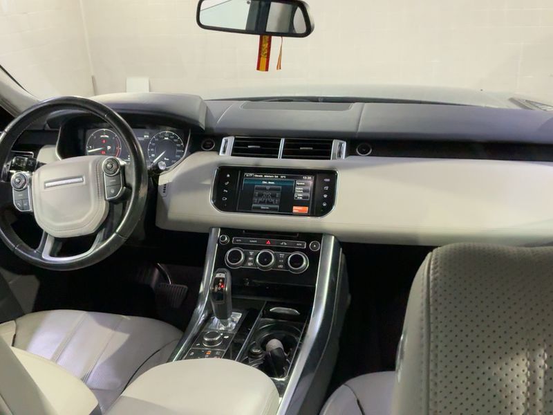 Land Rover Range Rover Sport 3.0 SD V6 Autobiography — zdjęcie 12